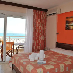 Sunrise Hotel комната для гостей