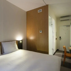 Отель easyHotel Brussels City Centre 3* Стандартный номер с различными типами кроватей фото 2