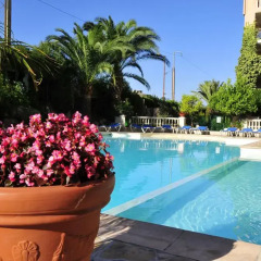 Отель Residhotel Villa Maupassant бассейн