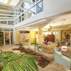 Отель COOEE Aparthotel & Suites Cap de Mar интерьер отеля