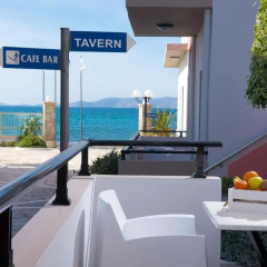 Отель Golden Bay балкон