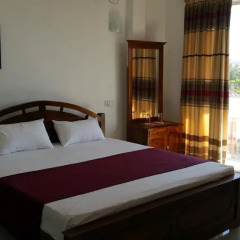 Отель RajDanist Guest House Стандартный номер с двуспальной кроватью фото 4