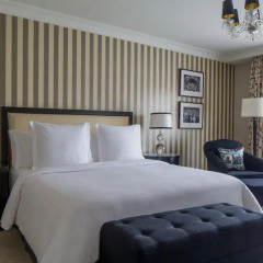Four Seasons Hotel Prague 5* Номер Делюкс с двуспальной кроватью фото 3