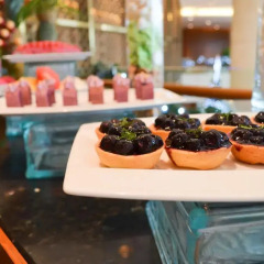 Отель Crowne Plaza West Hanoi гостиничный бар