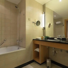 Отель Hilton Budapest City 5* Стандартный номер с различными типами кроватей фото 6