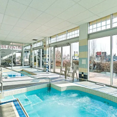 Отель Econo Lodge South Calgary Канада, Калгари - отзывы, цены и фото номеров - забронировать отель Econo Lodge South Calgary онлайн бассейн фото 2