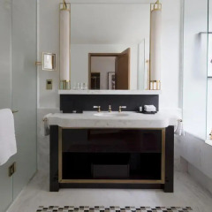 Four Seasons Hotel London at Ten Trinity Square 5* Номер Премьер с двуспальной кроватью