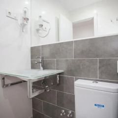 Отель Hostal CC Malasaña Улучшенный номер с различными типами кроватей фото 3