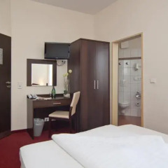 Novum Hotel Eleazar City Center 3* Стандартный номер двуспальная кровать фото 12