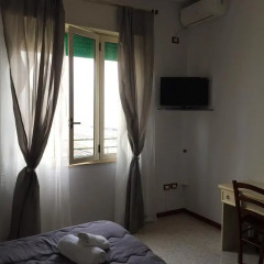 Отель B&B Napoli Stazione 3* Стандартный номер с различными типами кроватей фото 4