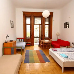 Pal's Hostel & Apartments Студия с различными типами кроватей фото 2