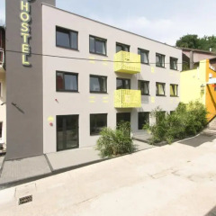 Hostel 63 парковка