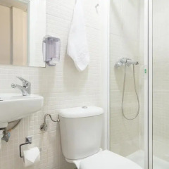 Отель Hostal Gran Via 63 Rooms 3* Стандартный номер с различными типами кроватей (общая ванная комната) фото 4