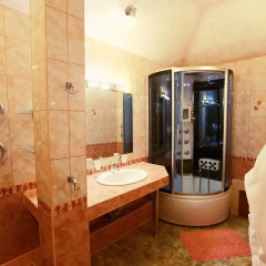 Арт-отель Пушкино Люкс с двуспальной кроватью фото 3