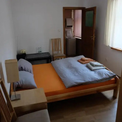 Отель Academus - Cafe/Pub & Guest House Польша, Вроцлав - отзывы, цены и фото номеров - забронировать отель Academus - Cafe/Pub & Guest House онлайн комната для гостей