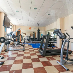 Hotel Astuy фитнесс-зал