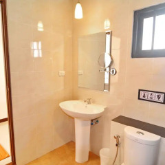 Отель Golden Bay Cottage 3* Улучшенное бунгало с различными типами кроватей фото 2