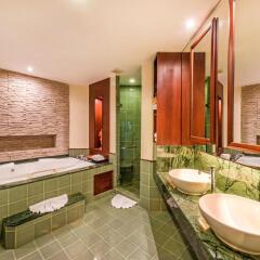 Отель Duangjitt Resort, Phuket 5* Семейный люкс фото 7