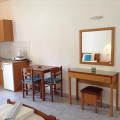 Отель Elpida Beach Studios в номере фото 2