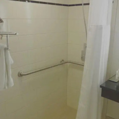 Отель DoubleTree by Hilton New York Downtown 4* Стандартный номер с различными типами кроватей фото 12
