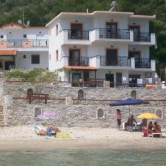 Отель Dolphins House пляж