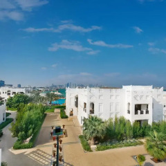 Отель Sharq Village & Spa балкон