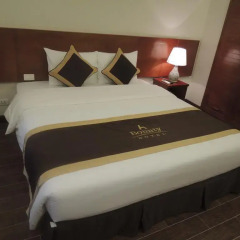 Bounty Hotel сейф в номере