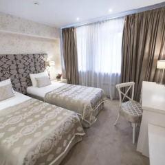Гостиница Де Пари 4* Улучшенный номер 2 отдельные кровати фото 2