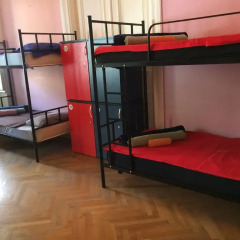 Squirrel Hostel Tbilisi Кровать в общем номере с двухъярусной кроватью фото 2
