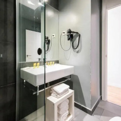 Отель Madrid SmartRentals Puerta del Sol Испания, Мадрид - отзывы, цены и фото номеров - забронировать отель Madrid SmartRentals Puerta del Sol онлайн ванная фото 3