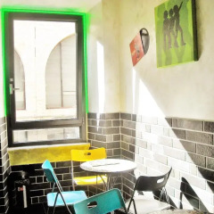 Pop Inn Hostel бассейн