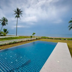 Отель Krabi Sunset Beachfront Sand One бассейн
