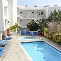 Antonis G. Hotel Apartments бассейн фото 3