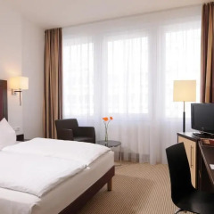 AZIMUT Hotel Munich 3* Улучшенный номер с различными типами кроватей фото 19