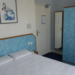 Hotel Royal Mansart сейф в номере