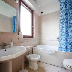 Отель Domus BB Plaza Guest House ванная фото 2