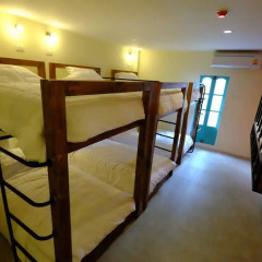 Хостел Siri Poshtel Bangkok Кровать в общем номере с двухъярусной кроватью фото 5