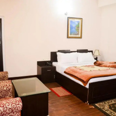 Отель FabHotel Red Cherry Residency M.G Marg комната для гостей фото 2