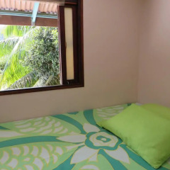 Отель Taharuu Surf Lodge 2* Номер с общей ванной комнатой с различными типами кроватей (общая ванная комната) фото 2