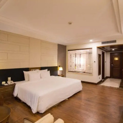 Saigon Halong Hotel 4* Номер Делюкс с различными типами кроватей фото 4