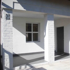 Гостиница Cottage with sauna in the center of the city парковка