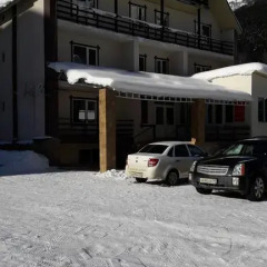 Гостиница Adel Hotel в Домбае отзывы, цены и фото номеров - забронировать гостиницу Adel Hotel онлайн Домбай парковка