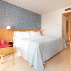 Отель Tryp Port Cambrils 4* Улучшенный номер с различными типами кроватей