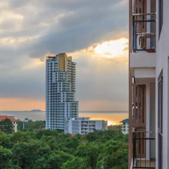 Отель City Garden Pratamnak Condominium By Mr.butler Паттайя балкон