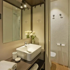 Отель Hostal Central Barcelona Стандартный семейный номер с двуспальной кроватью фото 5