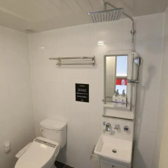 Отель STEP INN Myeongdong 1 3* Стандартный семейный номер с двуспальной кроватью фото 2
