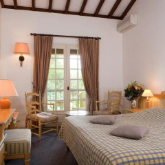 Отель Hôtel De Gigaro 3* Стандартный номер с двуспальной кроватью фото 8