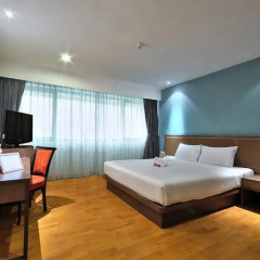 Narai Hotel 4* Улучшенный номер с различными типами кроватей