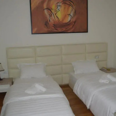 Living Boutique Hotel 2* Стандартный номер с 2 отдельными кроватями фото 3