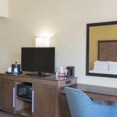 Отель Hampton Inn Indianapolis Downtown Across from Circle Centre 3* Стандартный номер с различными типами кроватей фото 10